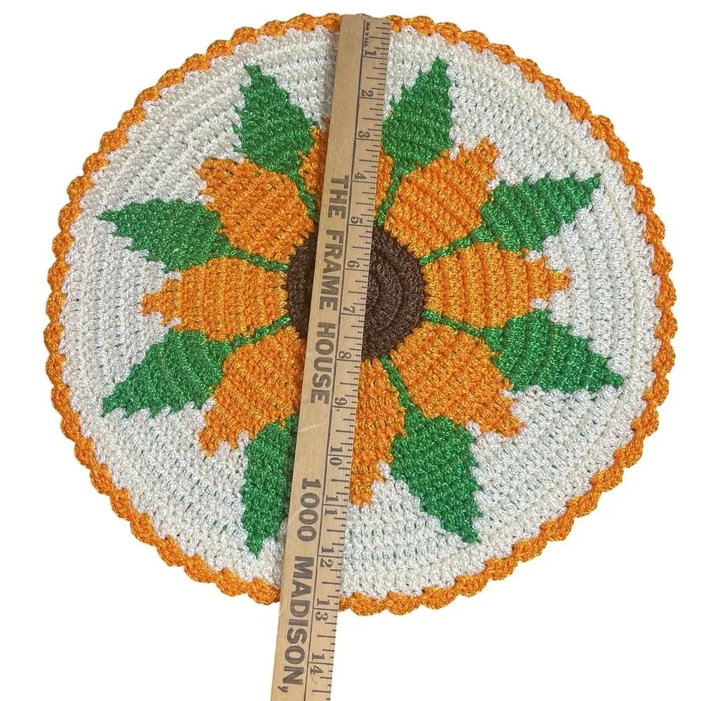 Set of 4 Handmade Crochet Floral Placemats Round Orange Cream Green 13”New